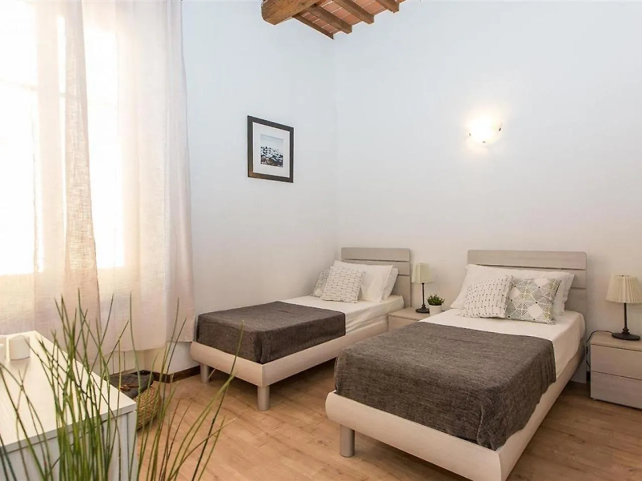 Rental In Rome Rosselli Palace Deluxe 3 Apartment Florenz
